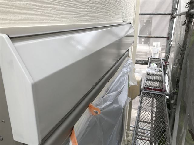シャッターボックスの塗装です