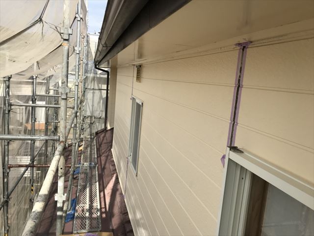 既存のたて目地の剥がし