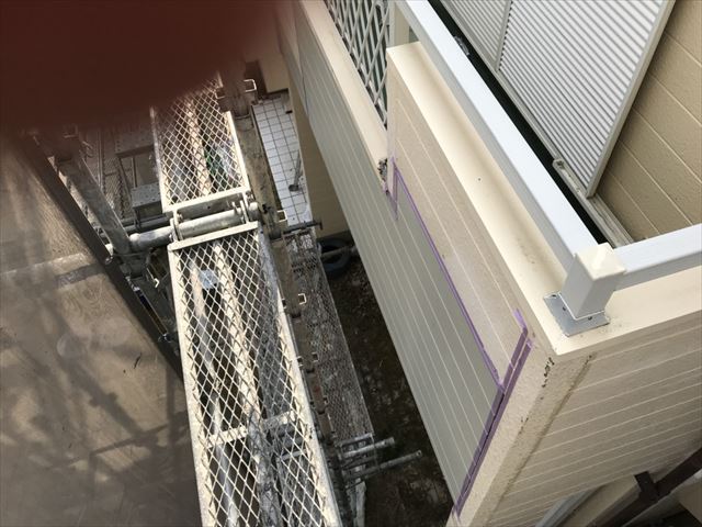 既存のたて目地の剥がし