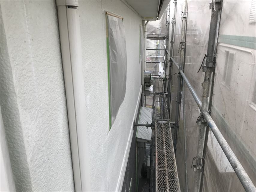外壁の下塗りです