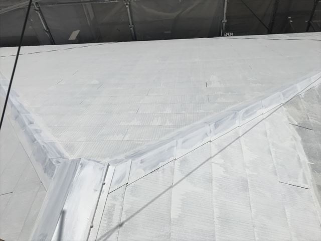 屋根の下塗り２回目、完了