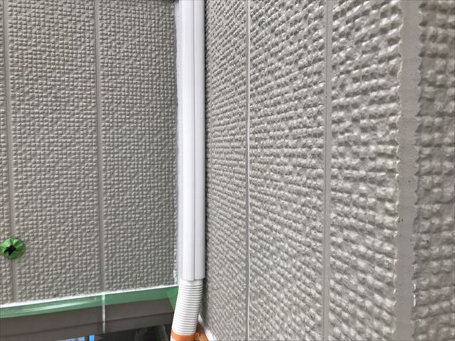 外壁の下塗り1回目