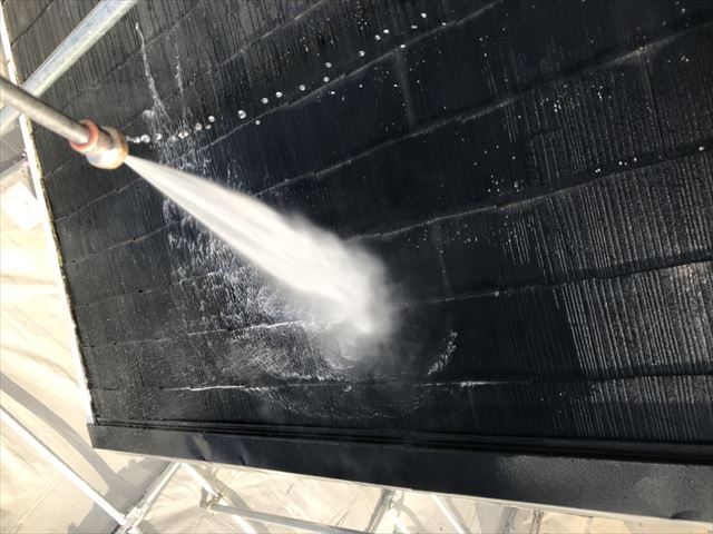 屋根の洗浄です