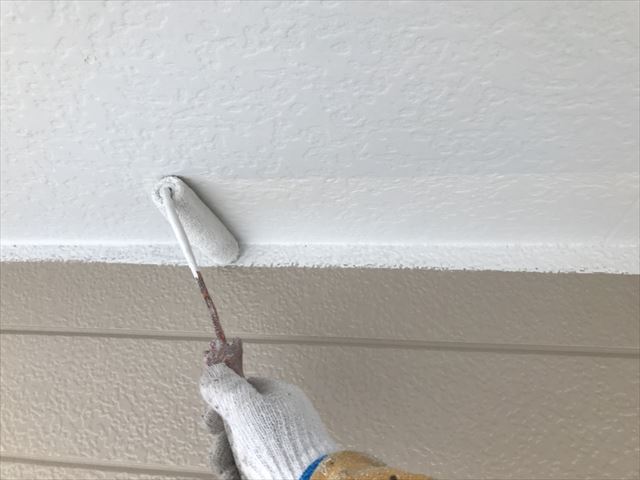 ベランダの下の塗装です