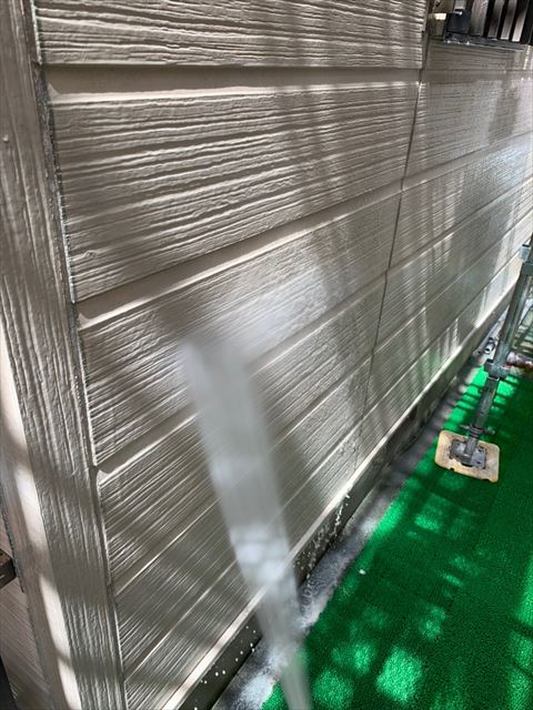 外壁の洗浄です