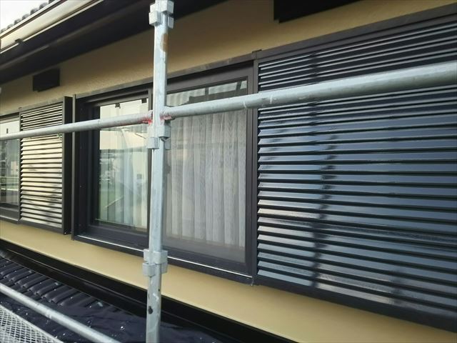 雨戸の塗装、完了です