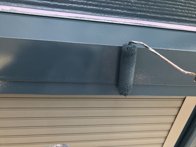 シャッターボックスの塗装です