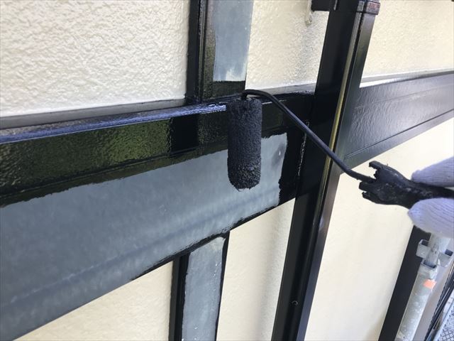 幕板の塗装です