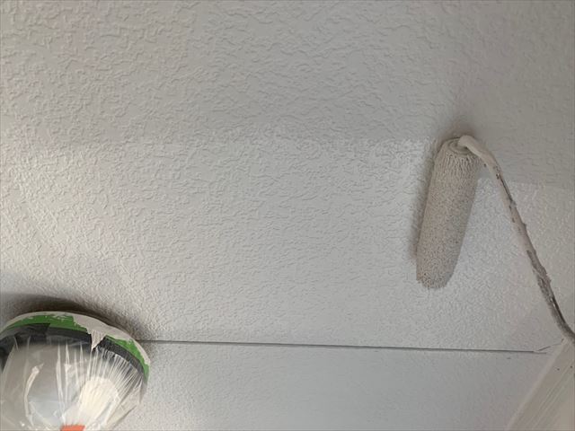 軒天の塗装です