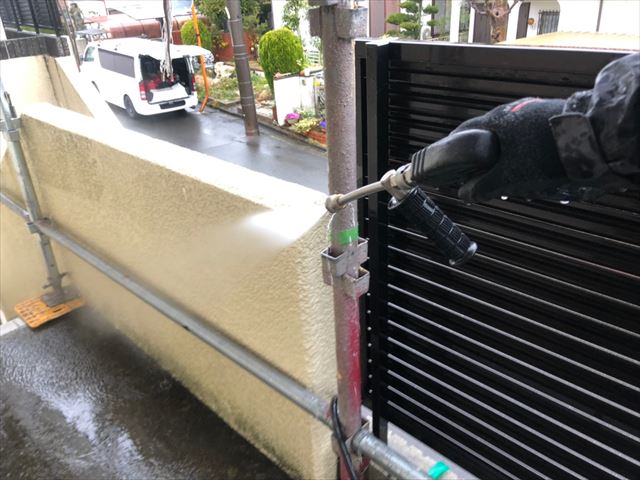 ブロック塀の洗浄です