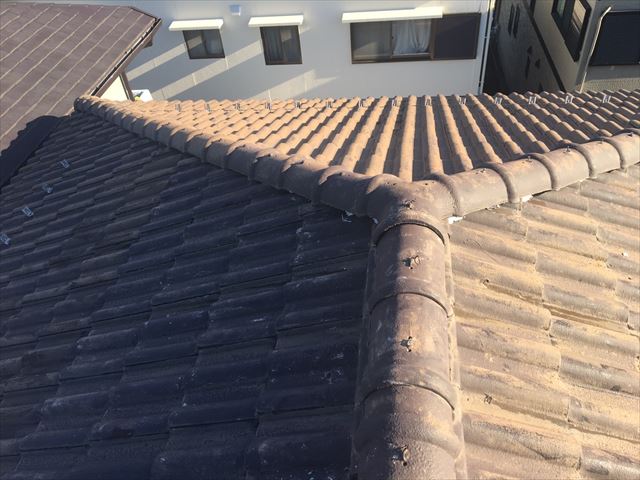 既存の瓦屋根です
