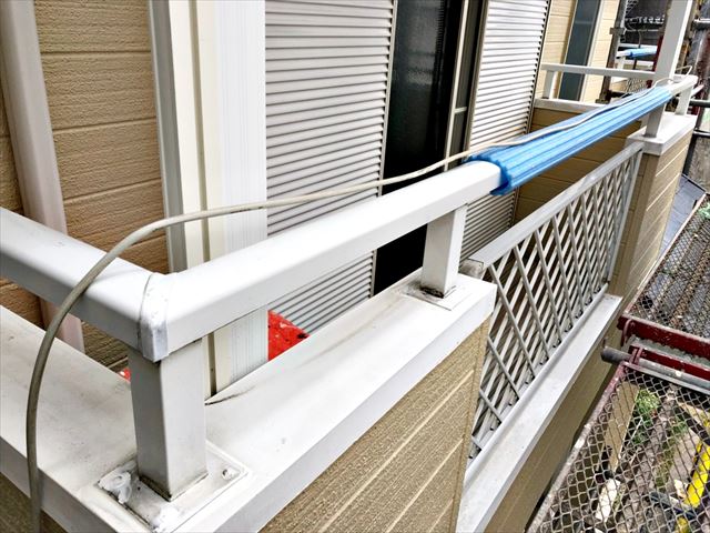 ベランダ手すりの塗装です