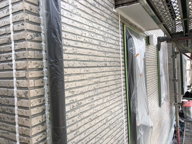 外壁の下塗り1回目、完了です
