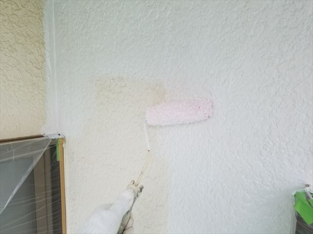 石岡市の外壁補修現場！クラックを補修後、外壁の塗装をしました！