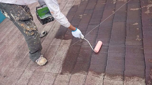 阿見町、塗装現場！コロニアル屋根を遮熱性の塗料で塗装しました！