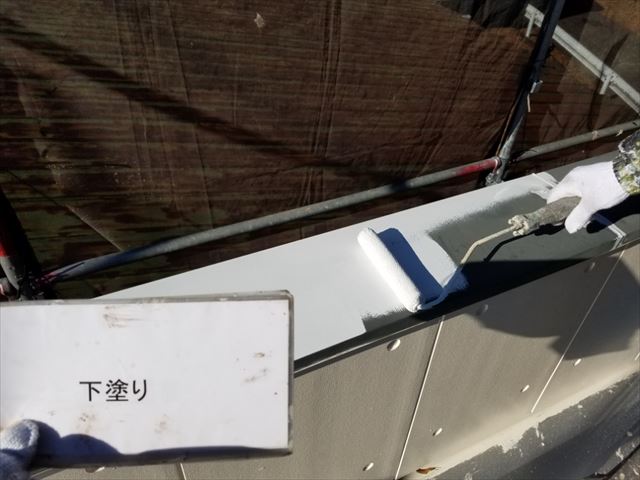 土浦市のテナントビル、笠木（かさぎ）の塗り替えの様子をご紹介します。