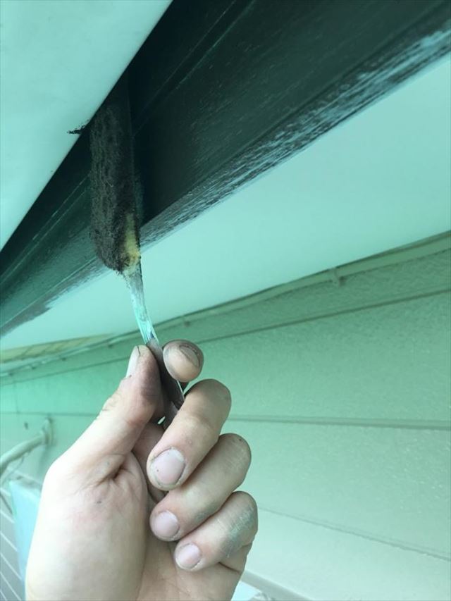 阿見町で雨どいや破風板など付帯部の塗り替えを行いました！