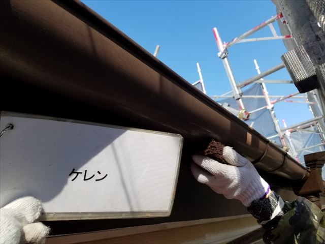 行方市での屋根・外壁塗装工事、雨樋塗装工事を行いました。