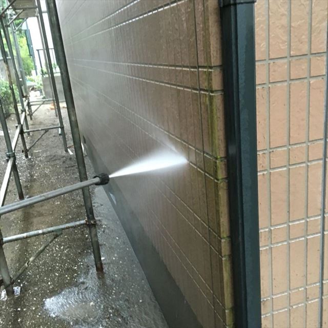 神栖市、積水ハウス施工のアパートで塩害被害！外壁塗装でサビや苔の塩害対策