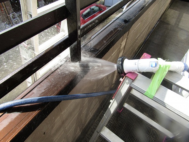 岡山市南区　外壁塗装調査診断　雨漏れ検査で漏水部位を発見