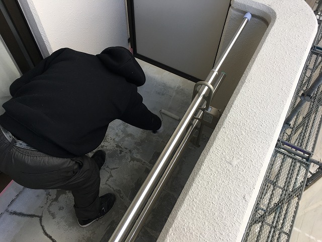ベランダ床シーラー塗布