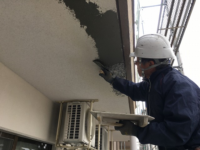 ベランダ軒天モルタル補修