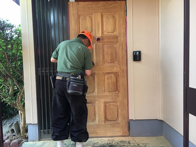 ベビーサンダー作業中