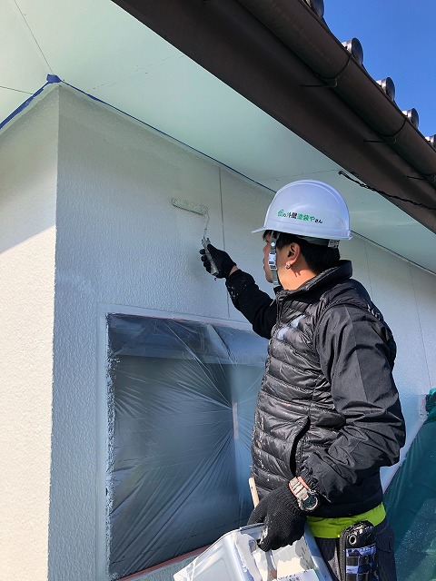上塗り一回目の塗装