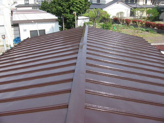 福島市で錆が出てしまったトタン屋根をウレタン塗料で塗替えです