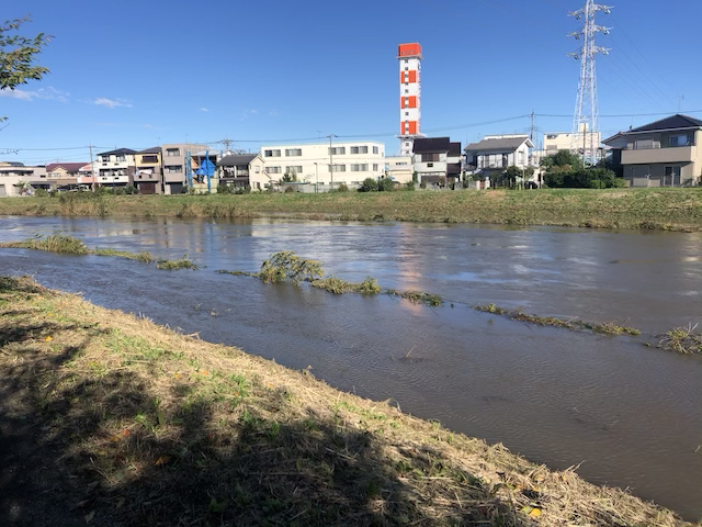 草加市綾瀬川、台風19号の警戒レベル３になりました