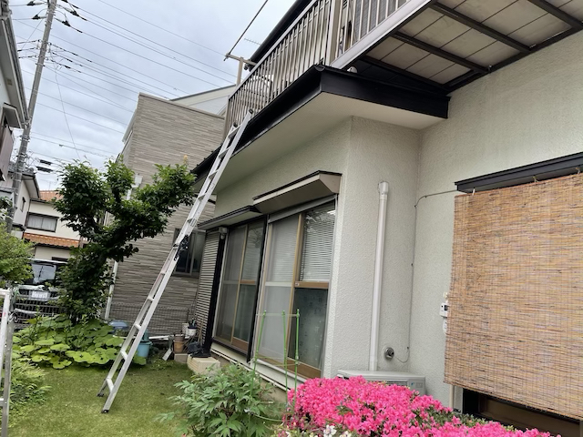 草加市下屋根塗り替え工事をしました