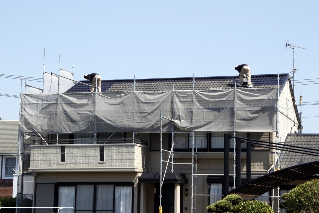 屋根の足場