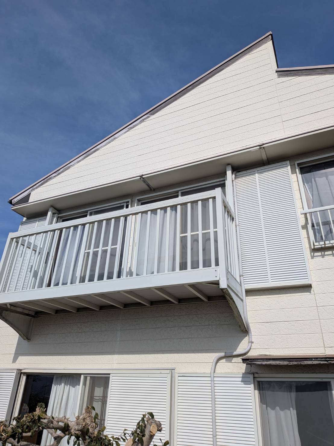 沼津市 雨漏り対策 外壁塗装と屋根カバー工法で再発防止した施工事例