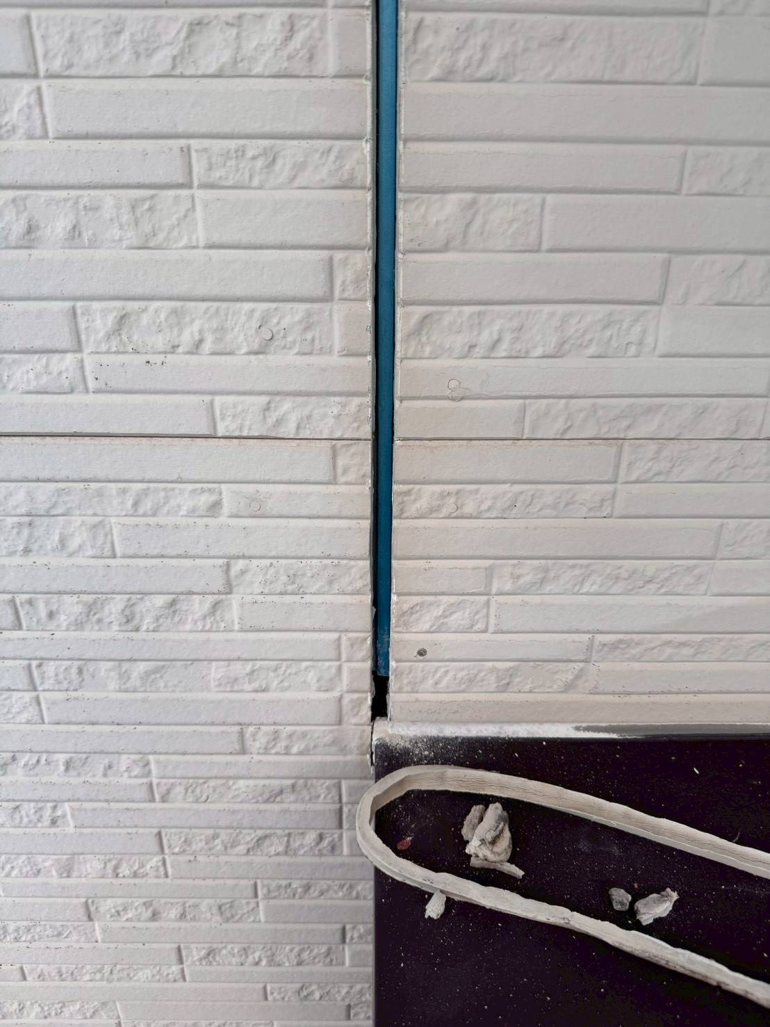 沼津市　色あせとコーキング劣化をきっかけに外壁塗装で住まいをリフレッシュ