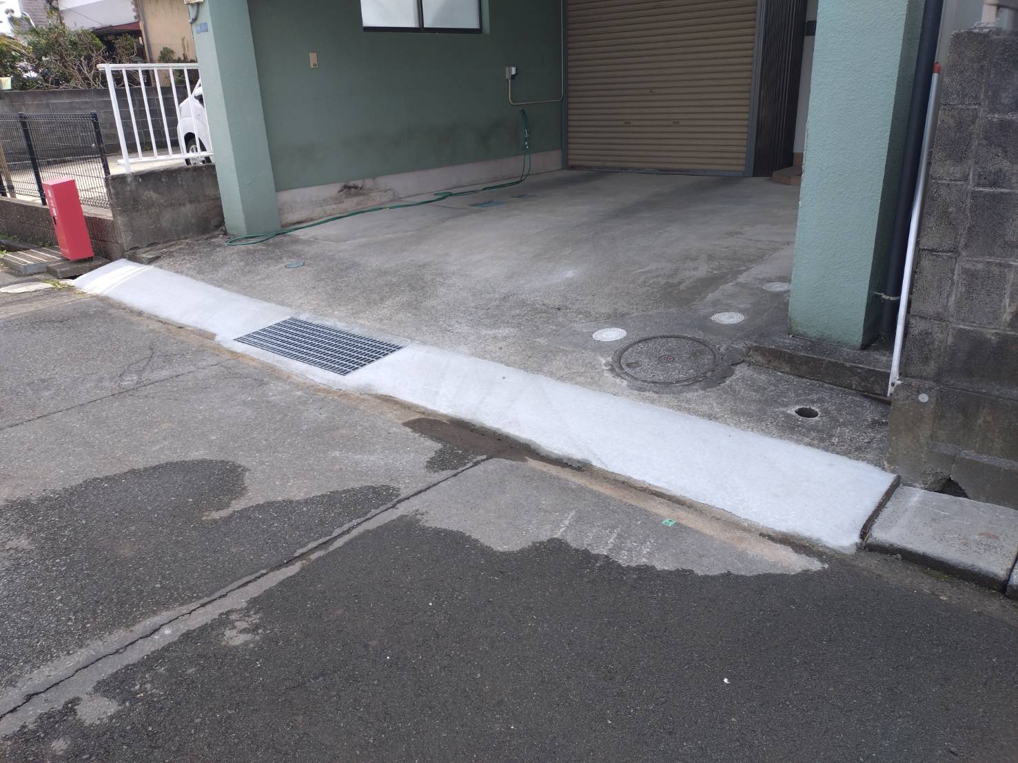 沼津市 外構リフォーム事例　側溝の鉄板をコンクリートへ改修しました