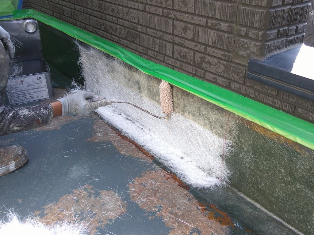 ガラスマット貼り付け