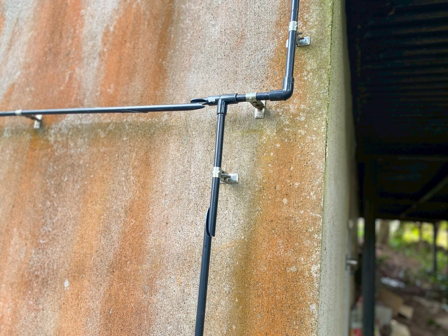 函南町　外水道配管の破裂を修理　凍結と経年劣化による水道管トラブルを補修・保温工事