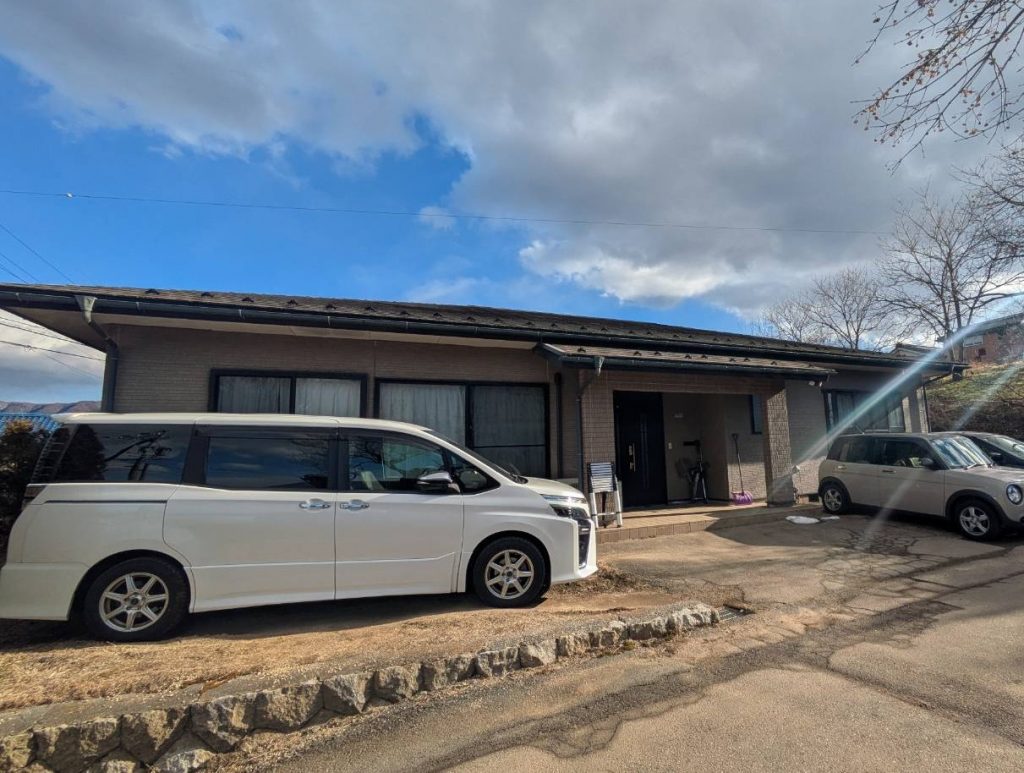 駒ヶ根市の住宅全景
