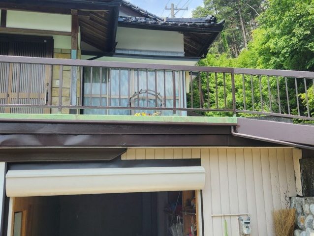 飯島町　鉄骨階段と手すりのサビ補修と再塗装を行い、安心して使い続けられるよう仕上げました