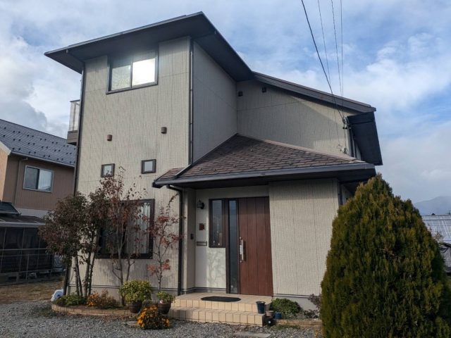 伊那市K邸_施工前全景-玄関側