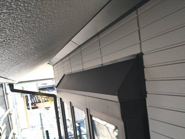 伊那市H様邸_サッシ上板金工事完了
