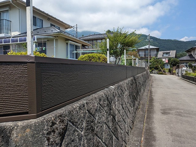 上伊那郡宮田村：ブロック塀のカバー工法で天端や出隅に板金役物