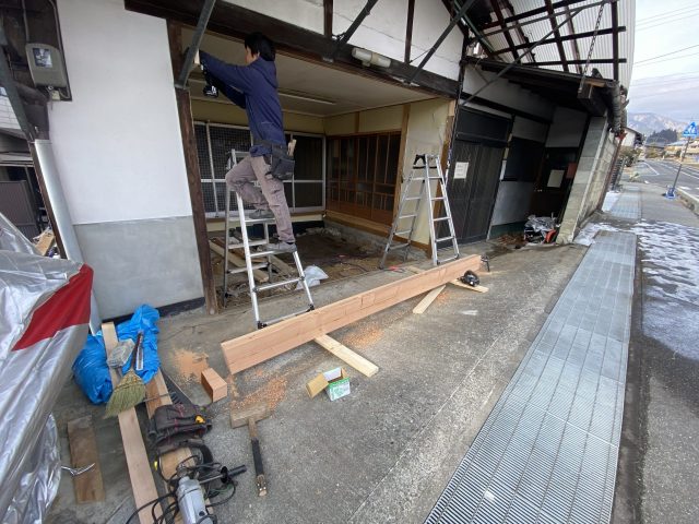 飯田市T邸_補強梁取付け、敷鴨居筋交