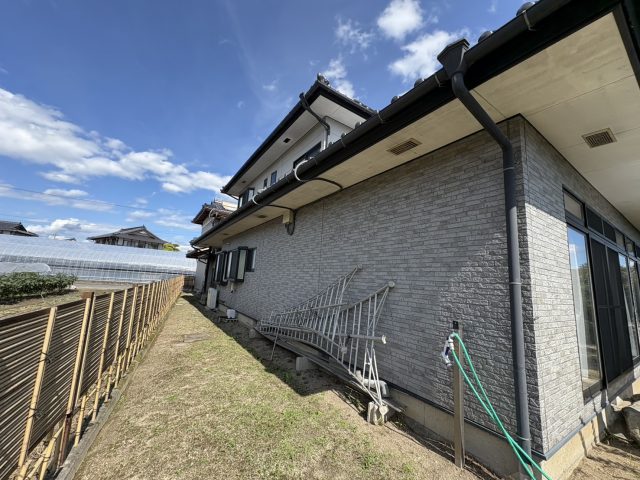 高森町F邸_1F外壁と軒天など