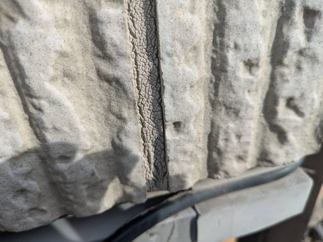 伊那市K邸_施工前-コーキングの劣化