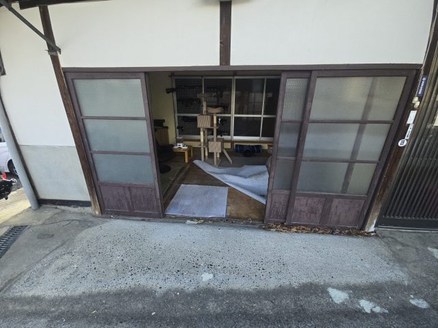 飯田市T邸_扉を開けた時の正面からのようす