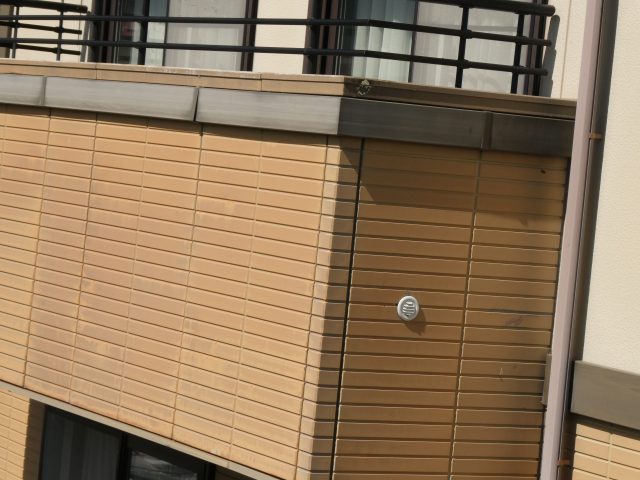 阿南町G邸_施工前-ベランダの外壁のようす