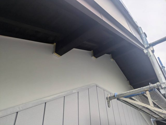 飯島町I邸_2階の漆喰部分の塗装