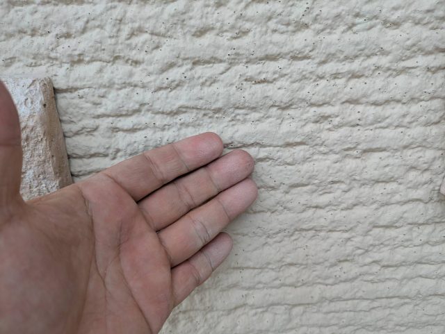 駒ヶ根市I邸_外壁-チョーキング