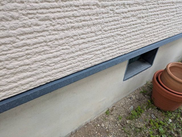 駒ヶ根市I邸_色あせた土台水切